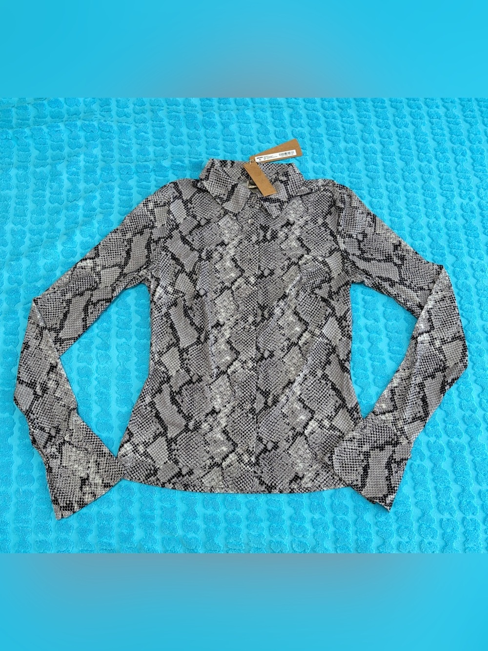 🐍 SKIMS Cling Matte Long Sleeve Button Up | Chrome Snakeskin Print | XS | NWT - Picture 5 of 5